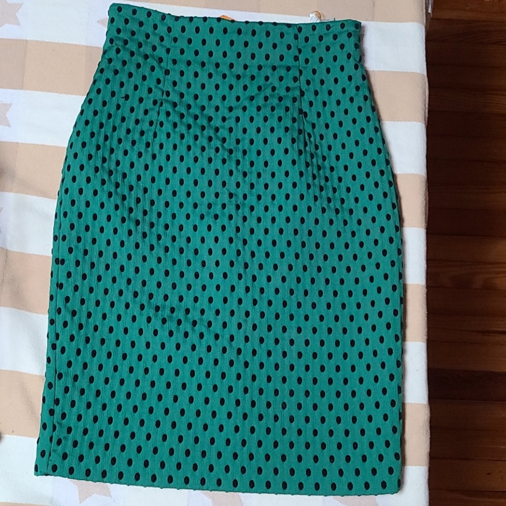 H&M Emerald Green Polka Dot Pencil Skirt